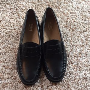 Weejuns Black Loafers- W sz 7
